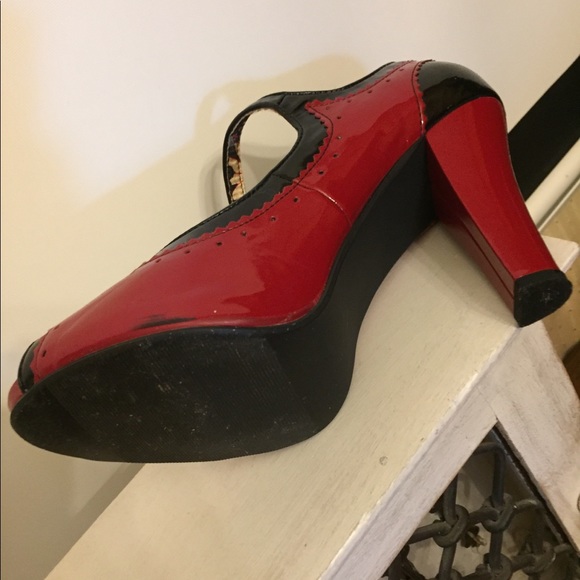Madden Girl Retro Red Pumps 8M - Picture 6 of 7
